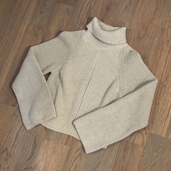 Anthropologie Maeve Cozy Turtleneck Sweater - Size Medium, Excellent Condition - Picture 6 of 9
